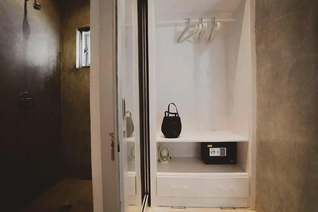 Elegant 5 Bdr Villa In The Heart Of Seminyak