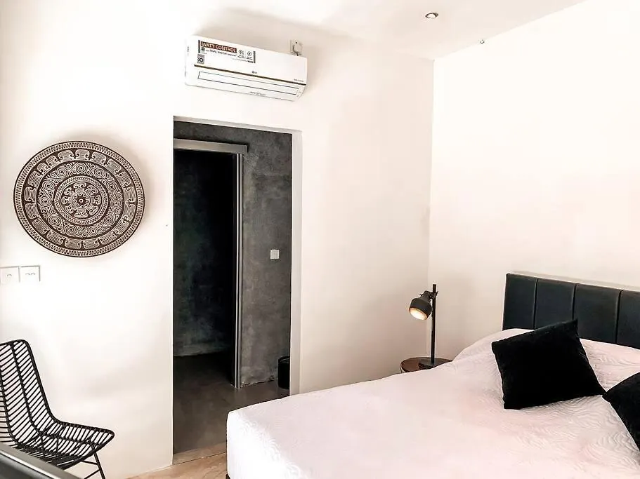 Elegant 5 Bdr Villa In The Heart Of Seminyak 0*,
