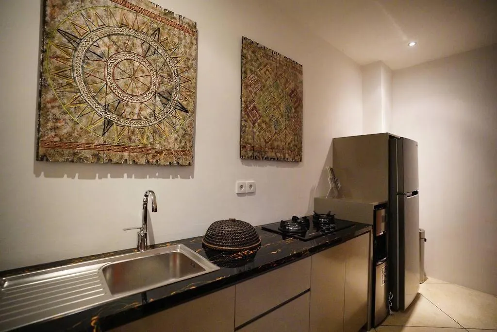 Elegant 5 Bdr Villa In The Heart Of Seminyak